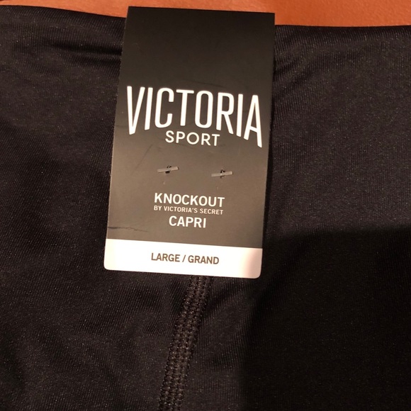 Victoria’s Secret Sport Capri leggings - Picture 3 of 6